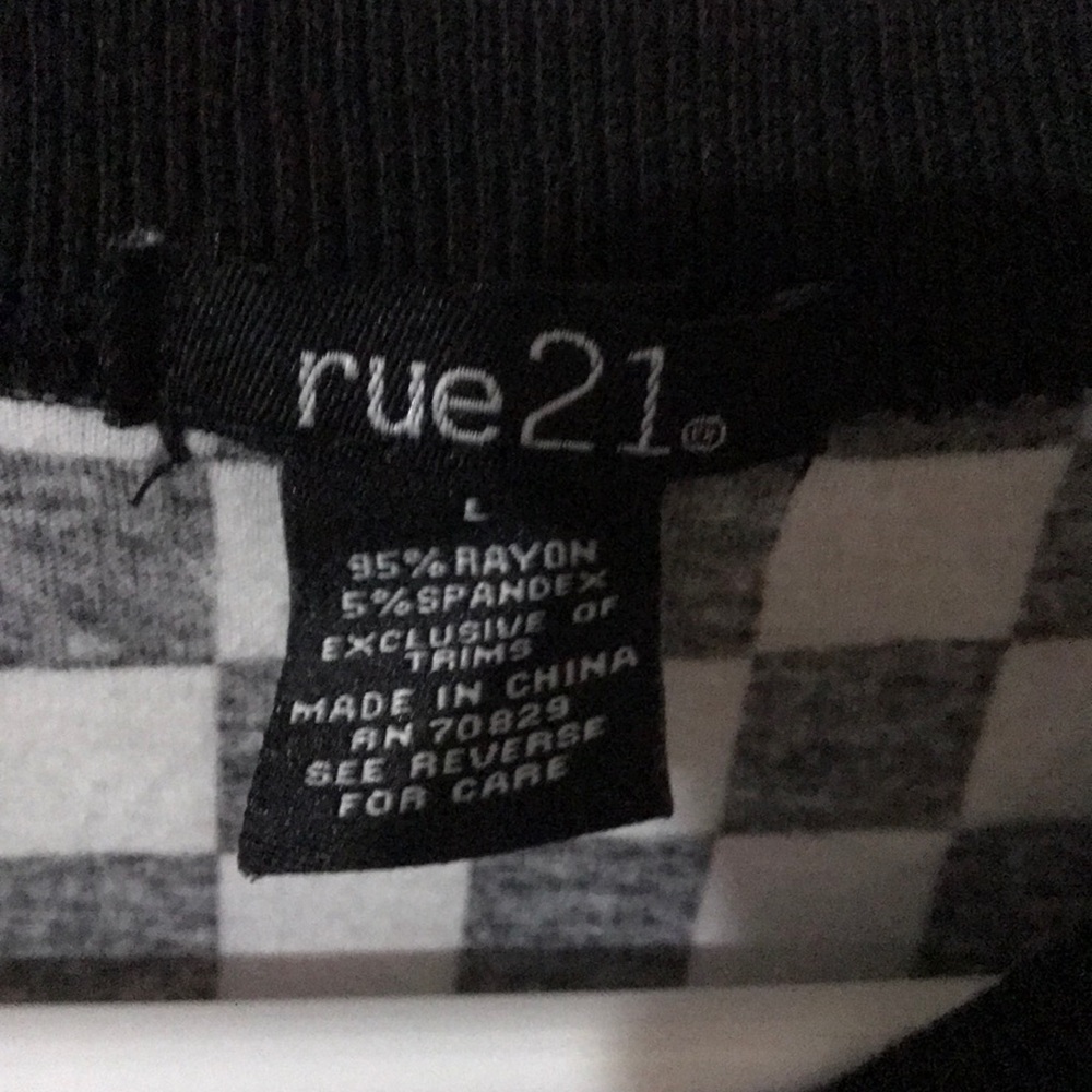 Rue21 tee - Picture 3 of 3